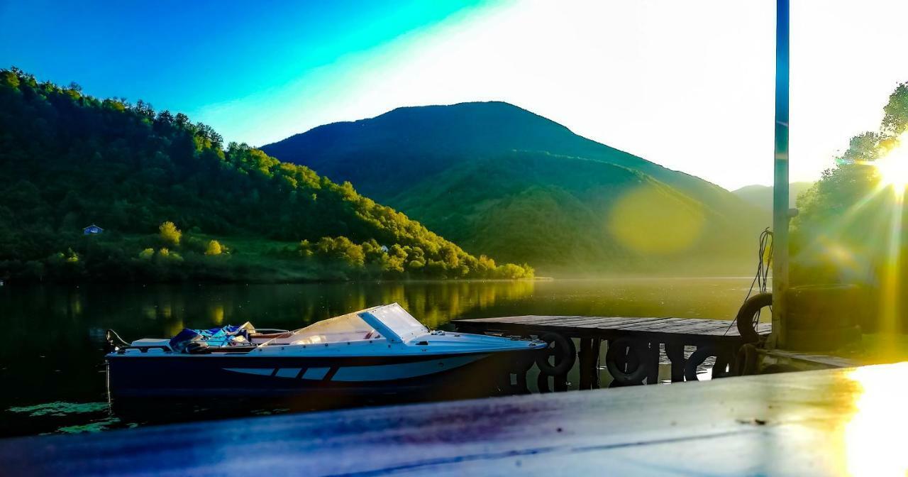 Готель Lake House Krndija Яйце Екстер'єр фото