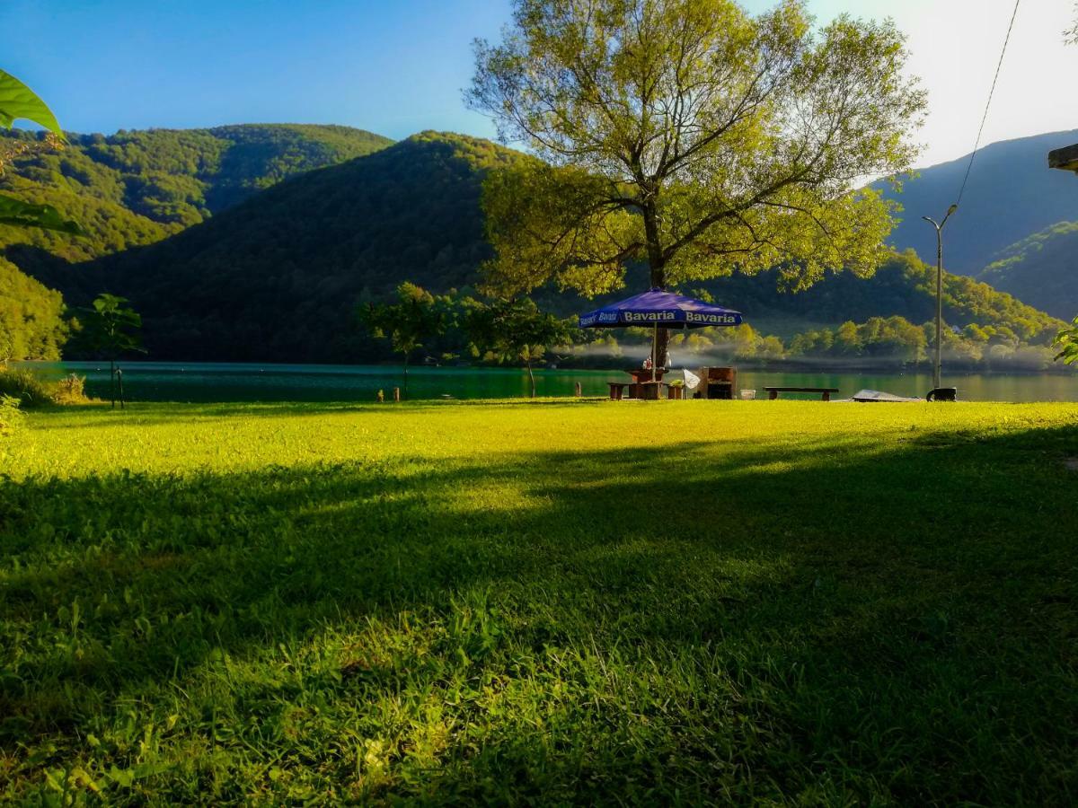 Готель Lake House Krndija Яйце Екстер'єр фото